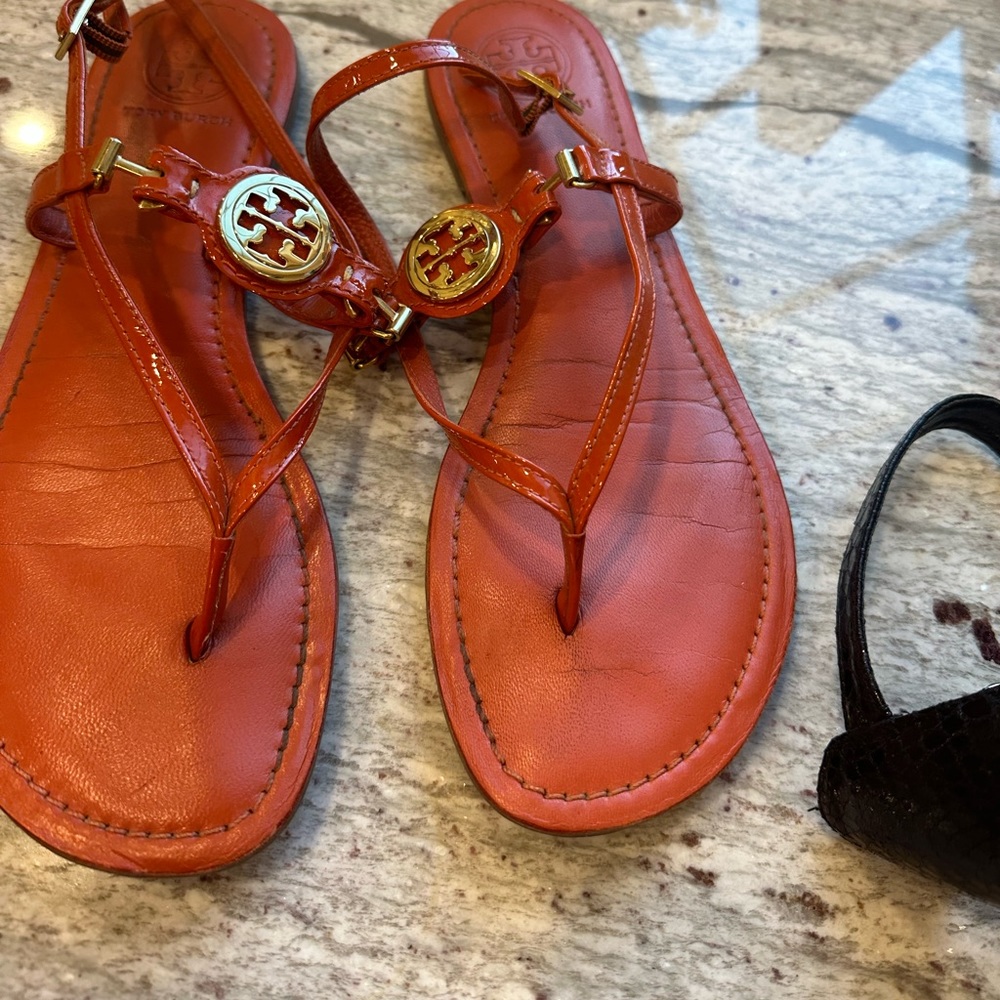 Great shoes with lots of life left. Smoke free pet free home.